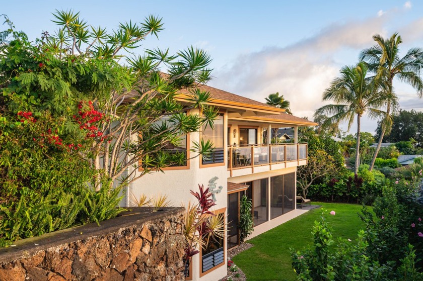 Discover this magnificent island-style retreat, where pride of - Beach Home for sale in Kailua Kona, Hawaii on Beachhouse.com