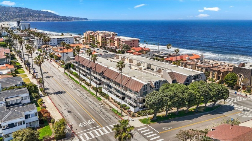 Live the South Redondo lifestyle at 700 Esplanade #9.  This - Beach Condo for sale in Redondo Beach, California on Beachhouse.com