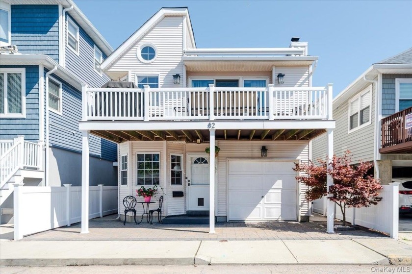 West End Beach Living at Its Best!
Enjoy the laid-back lifestyle - Beach Home for sale in Long Beach, New York on Beachhouse.com