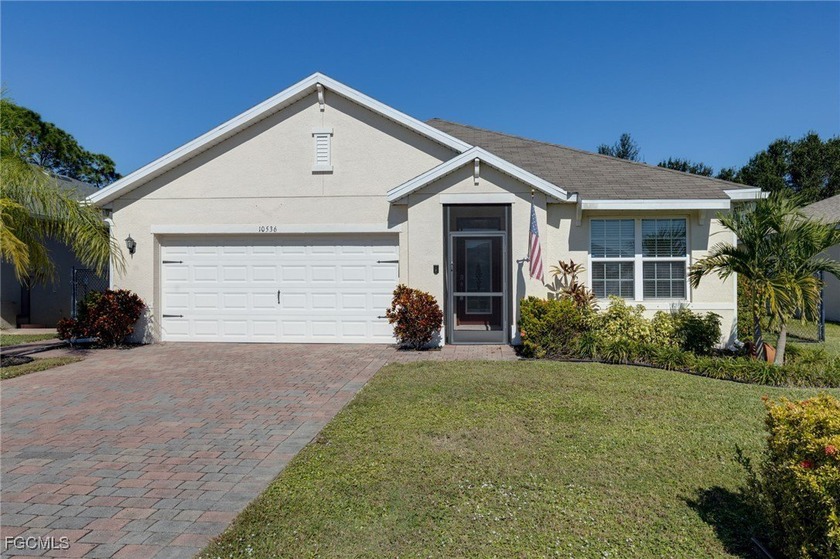 Move in ready - This 3 bedroom 2 bath home has lots of updates - Beach Home for sale in Lehigh Acres, Florida on Beachhouse.com