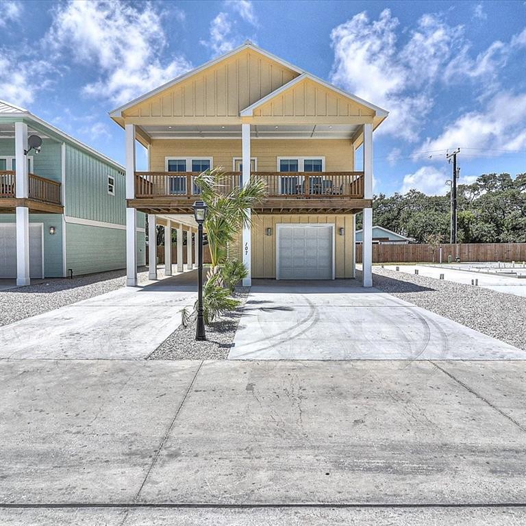 BEAUTIFUL WATERFRONT** **New Construction** Fulton's newest - Beach Home for sale in Rockport, Texas on Beachhouse.com
