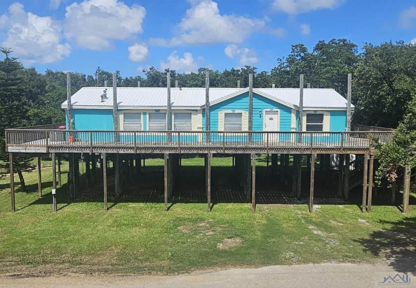 This 3bed 2bath property is located in the center of the island - Beach Home for sale in Grand Isle, Louisiana on Beachhouse.com