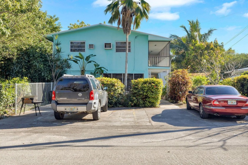 Investor's Dream in Tavernier! This multi-unit property offers - Beach Home for sale in Key Largo, Florida on Beachhouse.com