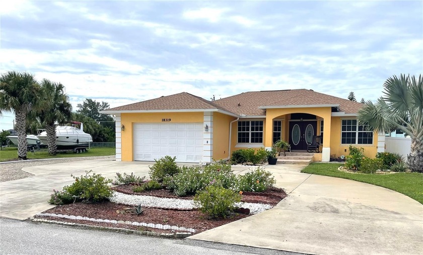 **PLEASE ENJOY THE 3D INTERACTIVE VIRTUAL TOUR ASSOCIATED WITH - Beach Home for sale in Port Charlotte, Florida on Beachhouse.com