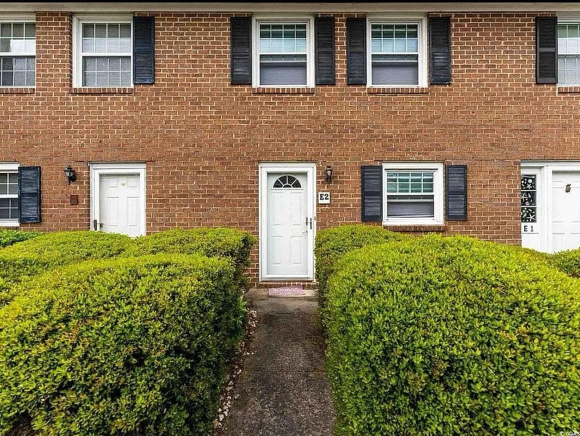 Welcome to this charming townhouse located in the heart of - Beach Townhome/Townhouse for sale in Myrtle Beach, South Carolina on Beachhouse.com