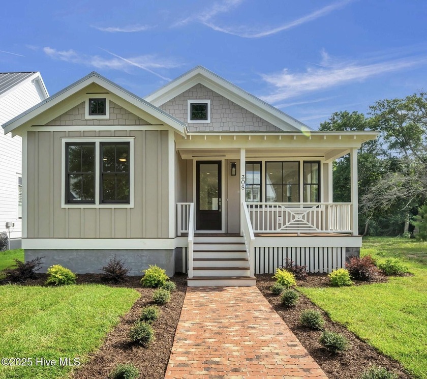 NOW OFFERING UP TO $2,000 LENDER CREDIT WITH PREFERRED LENDER - Beach Home for sale in Southport, North Carolina on Beachhouse.com