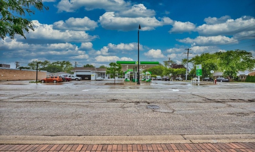 PLEASE Do not stop by station for the purpose of talking to - Beach Commercial for sale in Skokie, Illinois on Beachhouse.com