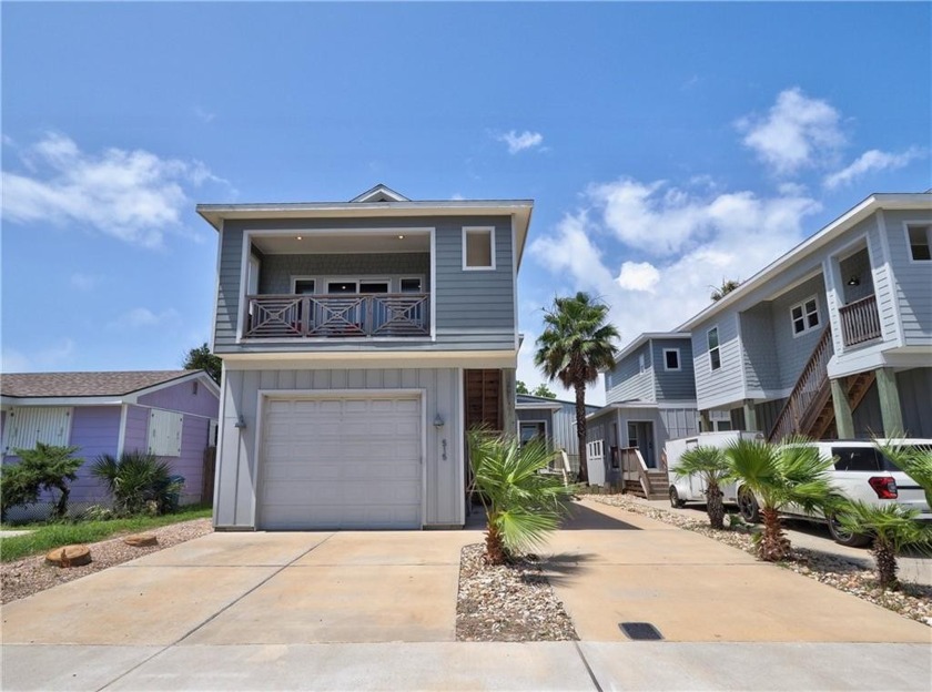 What a great investment property in Port Aransas! The total - Beach Home for sale in Port Aransas, Texas on Beachhouse.com