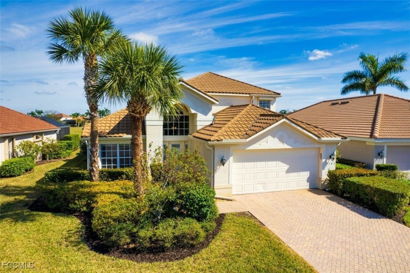 Welcome to your dream home in Colonial Country Club! NO FOOD - Beach Home for sale in Fort Myers, Florida on Beachhouse.com