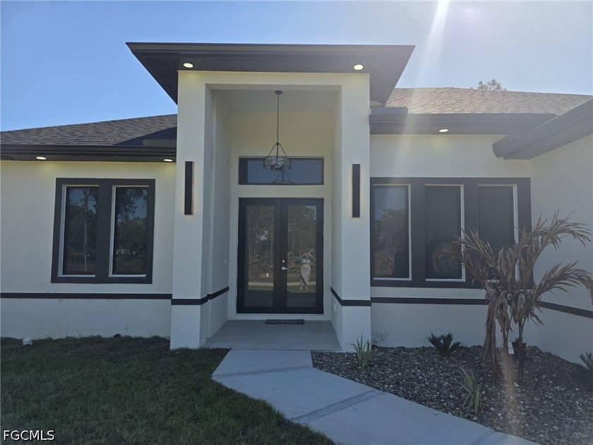 OMG!!!!!!! Elegant house in half acres!!!!!, SPECTACULAR AND - Beach Home for sale in Lehigh Acres, Florida on Beachhouse.com