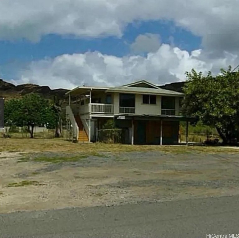 Duplex home located at 87-1698 Farrington Hwy in Waianae, HI was - Beach Home for sale in Waianae, Hawaii on Beachhouse.com