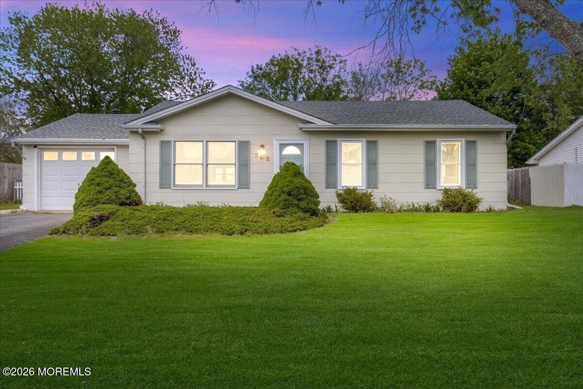 Welcome to 305 6th St in the Pebble Beach section of Waretown - Beach Home for sale in Waretown, New Jersey on Beachhouse.com