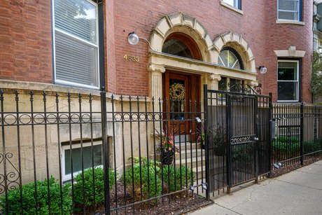 Sunny high 1st floor condo on a quiet side street lined with big - Beach Home for sale in Chicago, Illinois on Beachhouse.com