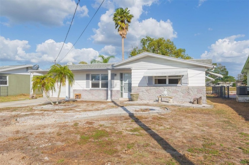 Multiple offers - H&B due by 5pm Monday, 10/28!  Four streets or - Beach Home for sale in Hudson, Florida on Beachhouse.com