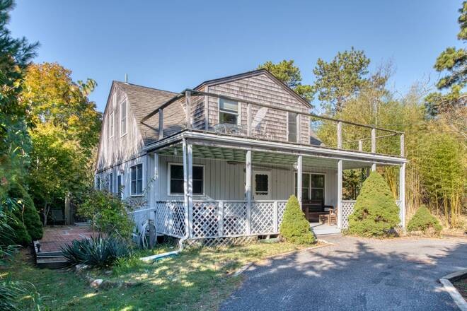 If a perfect beach house is what you're looking for, look no - Beach Home for sale in Amagansett, New York on Beachhouse.com