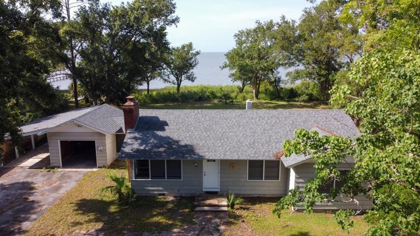 Here is your chance to own a bayfront property in Apalachicola - Beach Home for sale in Apalachicola, Florida on Beachhouse.com