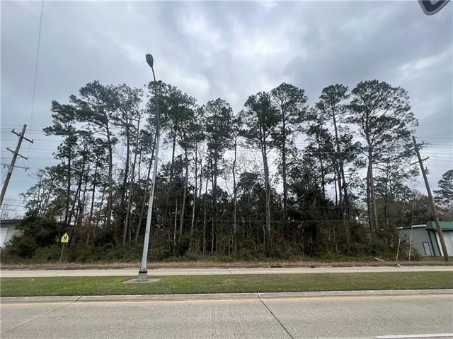 Vacant lot with mature trees; this lot is ready to be cleared - Beach Lot for sale in Slidell, Louisiana on Beachhouse.com