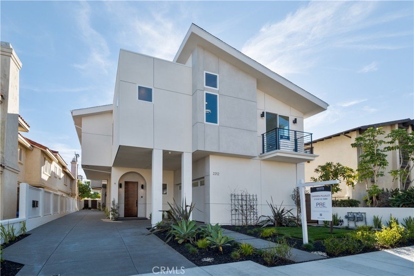 Step into modern luxury with this beautifully crafted 4-bed, 3 - Beach Townhome/Townhouse for sale in Redondo Beach, California on Beachhouse.com