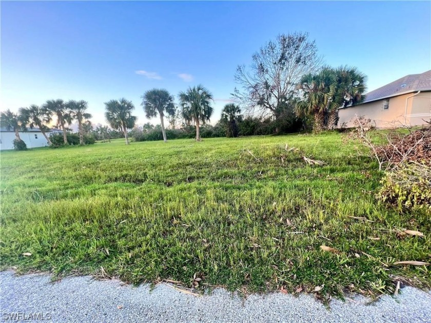 Very nice northern rear exposure lot in neighborhood of new - Beach Lot for sale in Rotonda West, Florida on Beachhouse.com