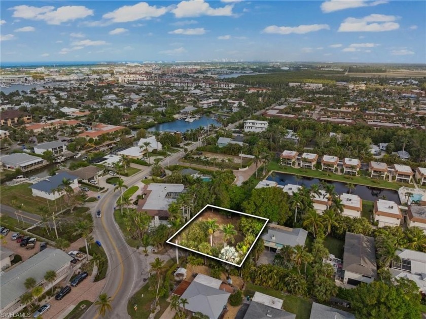 Prime Residential Lot in a Desirable Naples Location.
Seize - Beach Lot for sale in Naples, Florida on Beachhouse.com