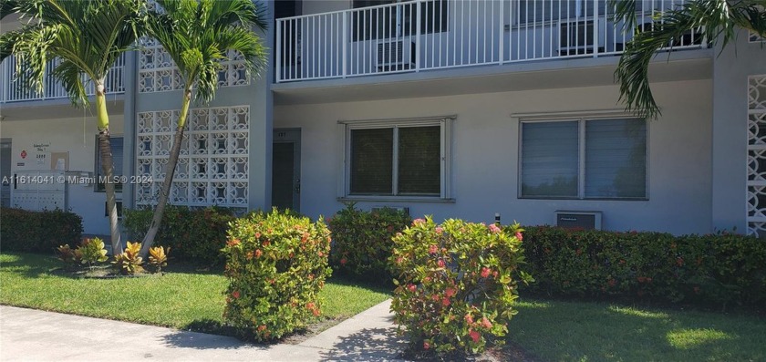 INVESTOR PERFECT!!**QUIET NICE NEIGHBORHOOD**SPARKLING, LARGE - Beach Other for sale in Fort Lauderdale, Florida on Beachhouse.com