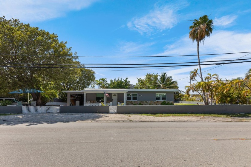 Discover this inviting 3-bedroom, 1-bath home on a spacious 8 - Beach Home for sale in Big Coppitt, Florida on Beachhouse.com