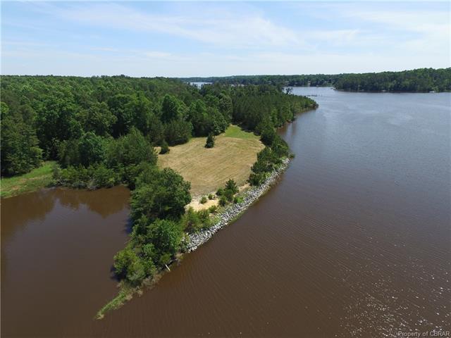 BEAUTIFUL WATERFRONT BUILDING LOT ON THE WESTERN BRANCH OF THE - Beach Lot for sale in Lancaster, Virginia on Beachhouse.com