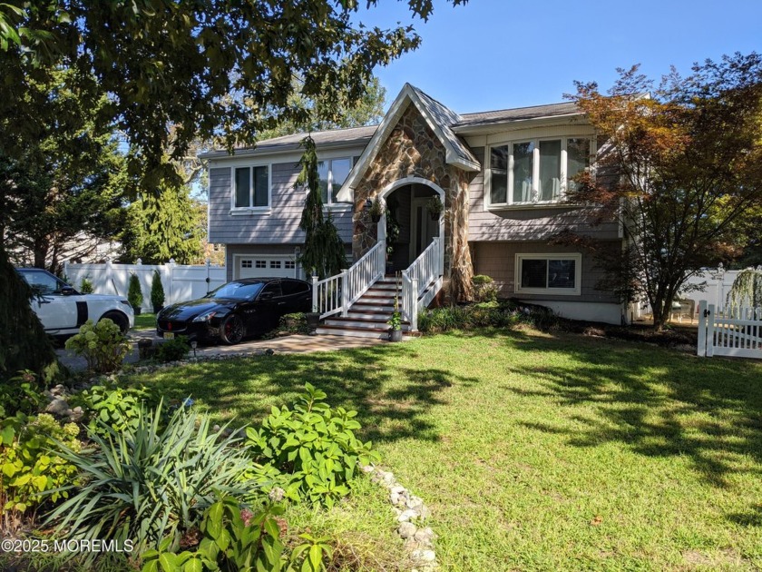 Live like you're on vacation! This 5BR, 2.5BA home is move-in - Beach Home for sale in Pine Beach, New Jersey on Beachhouse.com