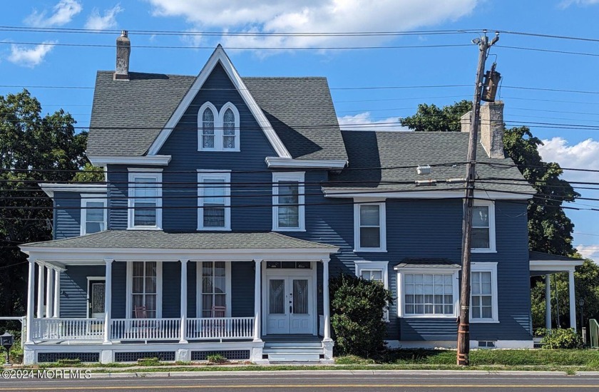 This former well-known Tuckerton Bed & Breakfast establishment - Beach Commercial for sale in Tuckerton, New Jersey on Beachhouse.com