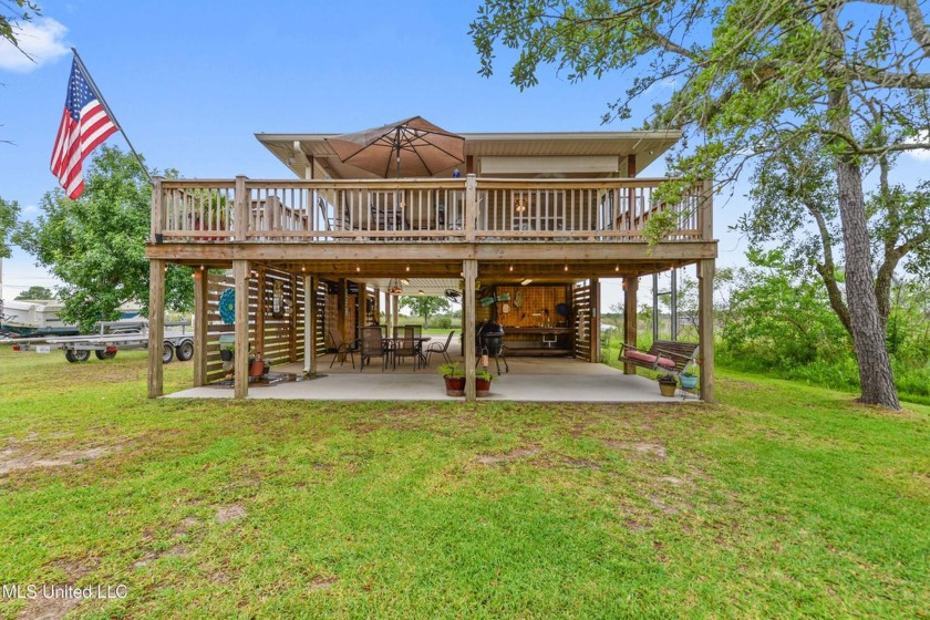 Charming Waterfront in Shoreline Park - Almost Turnkey!This - Beach Home for sale in Bay Saint Louis, Mississippi on Beachhouse.com