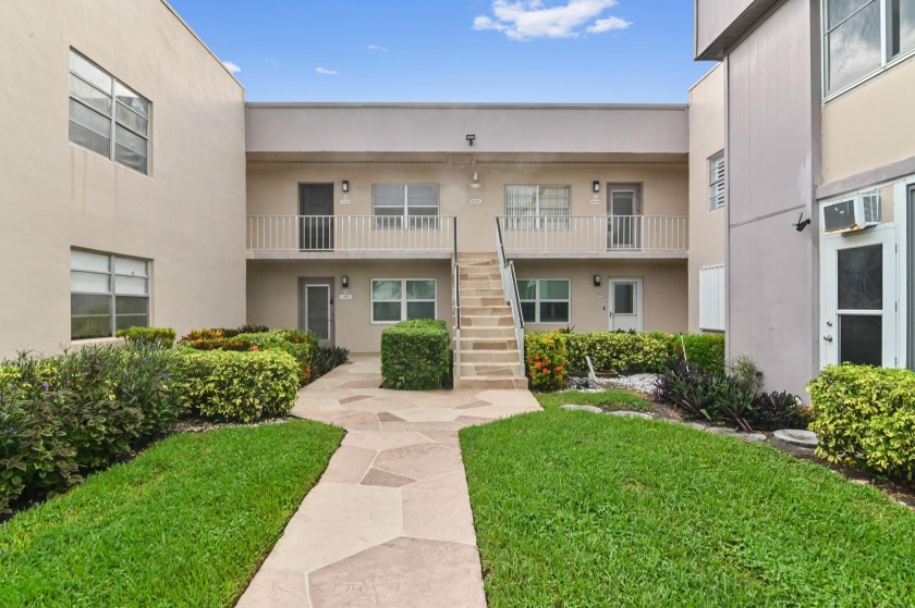 Welcome to 777 Flanders Q, a delightful ground-level condominium - Beach Condo for sale in Delray Beach, Florida on Beachhouse.com