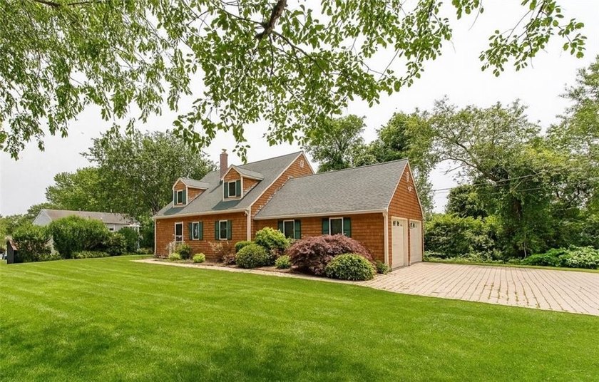 Bonnet Shores Quintessential Cape on a rare double lot on a - Beach Home for sale in Narragansett, Rhode Island on Beachhouse.com