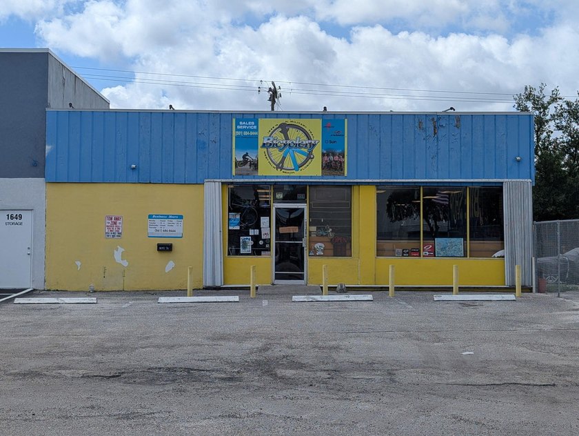 Just South of Okeechobee Blvd on Military Trail, one of the - Beach Commercial for sale in West Palm Beach, Florida on Beachhouse.com