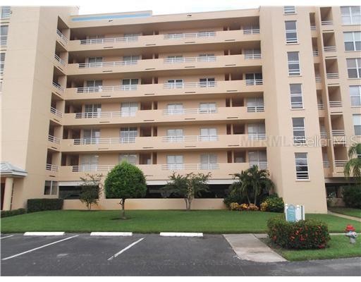 THE FAIRWAYS II AT PINEBROOK.  Charming 2BR/2BA Fixer-Upper - Beach Condo for sale in Bradenton, Florida on Beachhouse.com