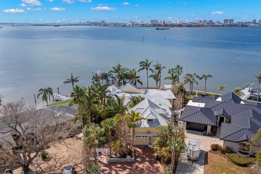 WELCOME HOME to 1828 Venetian Point Dr. (the Bird House!) in - Beach Home for sale in Clearwater, Florida on Beachhouse.com