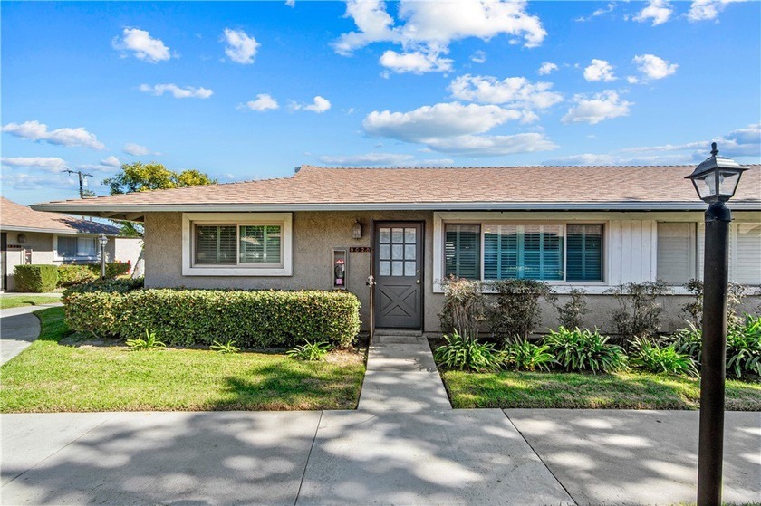 Charming single-story 2-bedroom, 1-bath end unit with an open - Beach Home for sale in Westminster, California on Beachhouse.com