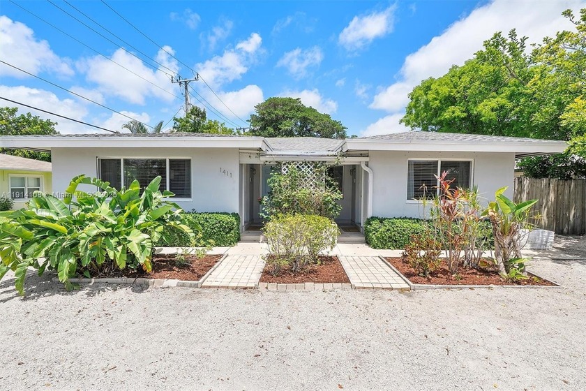 Welcome to this well-maintained and fully furnished turn key - Beach Townhome/Townhouse for sale in Fort Lauderdale, Florida on Beachhouse.com