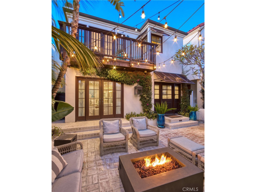 It's time to live your best life!  A coastal gem designed with - Beach Home for sale in Manhattan Beach, California on Beachhouse.com