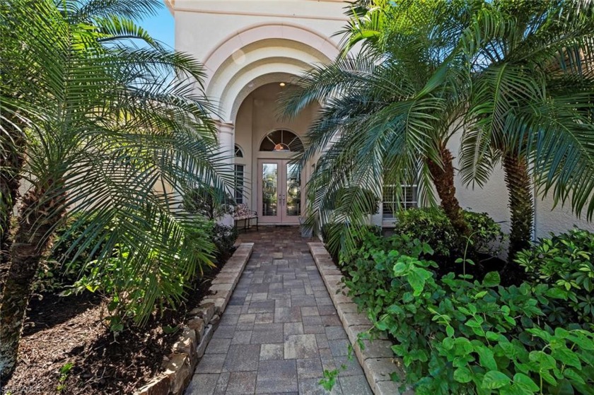 This Toll Brothers 'Royale' model is an entertainer's dream! The - Beach Home for sale in Estero, Florida on Beachhouse.com