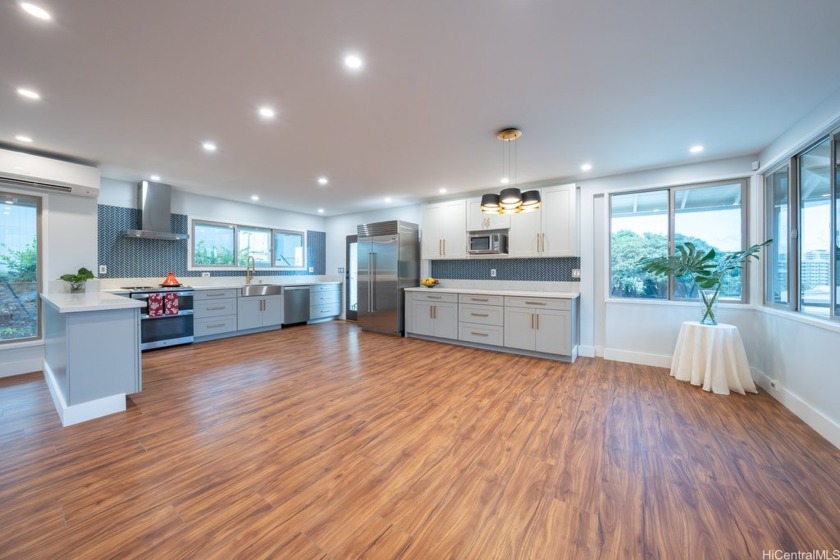 This is a hidden gem!  Don't let the street appeal fool you. The - Beach Home for sale in Honolulu, Hawaii on Beachhouse.com