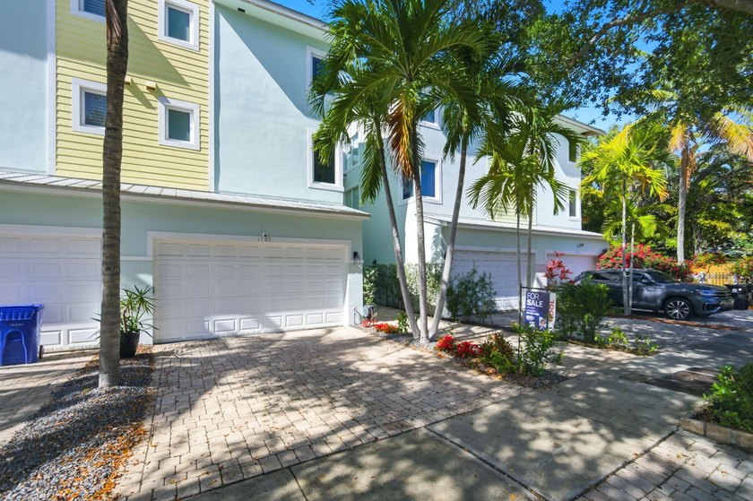 No HOA!!! Luxury 3 story townhome nestled in the heart of - Beach Townhome/Townhouse for sale in Fort Lauderdale, Florida on Beachhouse.com