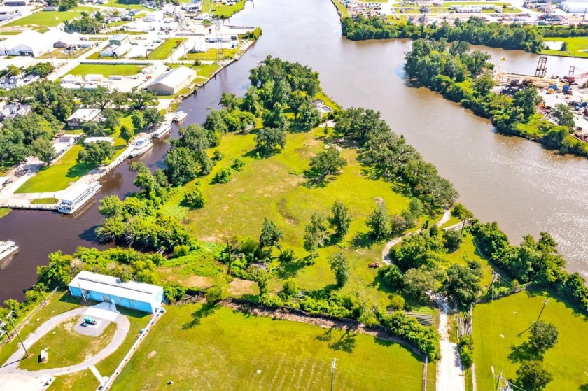 One-of-a-Kind Intracoastal Acreage! (Appx 6.97 Acres) A rare - Beach Acreage for sale in Houma, Louisiana on Beachhouse.com