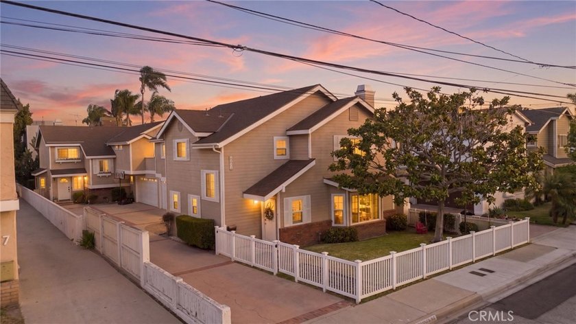 Welcome to this beautifully remodeled 3-bedroom, 3-bath home in - Beach Townhome/Townhouse for sale in Redondo Beach, California on Beachhouse.com