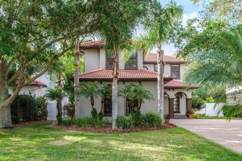 BEACH PARK BEAUTY!  THIS FLAWLESSLY MAINTAINED 2007 HOME IS - Beach Home for sale in Tampa, Florida on Beachhouse.com