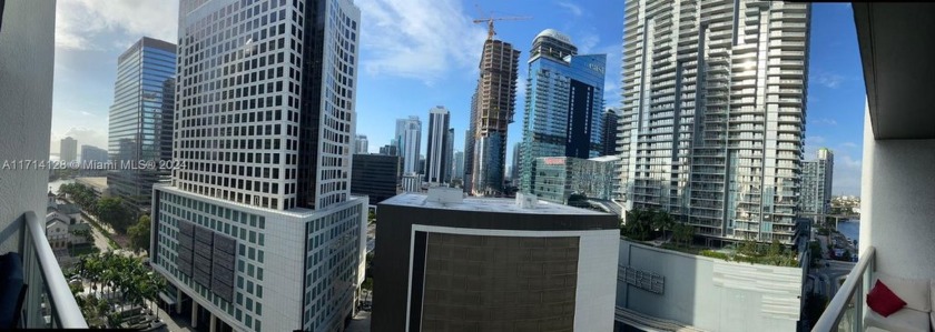 DEAL  at 500 brickell. west tower , updated 1/1  nice flooring - Beach Condo for sale in Miami, Florida on Beachhouse.com