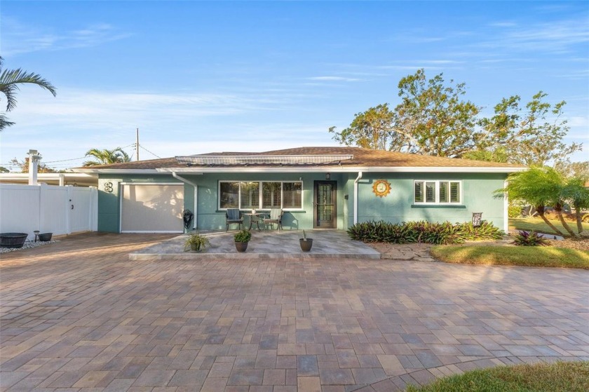 Welcome to an impeccable, move-in-ready corner lot Ranch home in - Beach Home for sale in St. Petersburg, Florida on Beachhouse.com