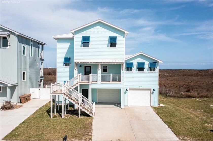 You will fall in love with the amazing Gulf Views in this 4 - Beach Home for sale in Port Aransas, Texas on Beachhouse.com