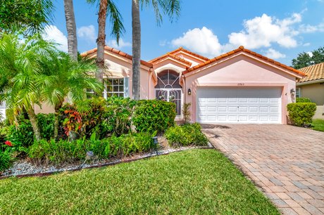 IMPECCABLE , BEAUTIFUL  AND MOVE IN READY ONE STORY SINGLE - Beach Home for sale in Boynton Beach, Florida on Beachhouse.com