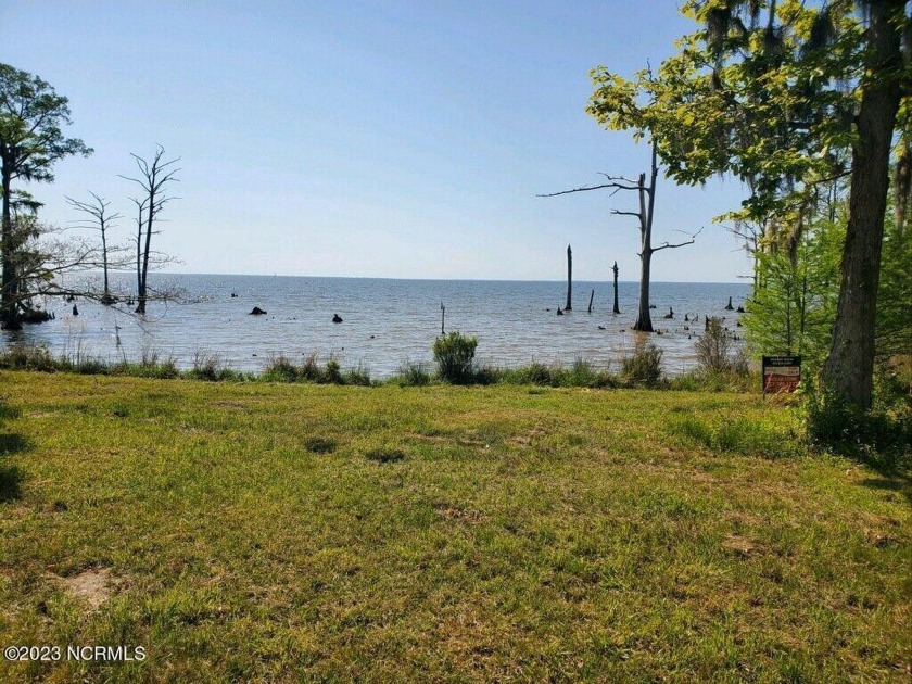 Build the home you have been dreaming about now in this idyllic - Beach Lot for sale in Edenton, North Carolina on Beachhouse.com