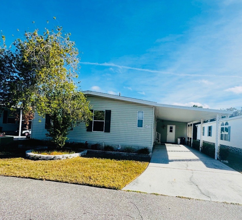 Stunning 2 Bed / 2 Bath in Highly-Desired Country Village - - Beach Home for sale in Trinity, Florida on Beachhouse.com